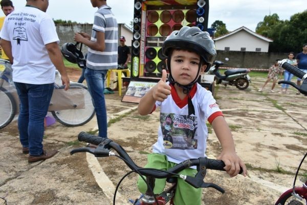 Passeio ciclístico foi atração no 27º aniversario de Mirante da Serra